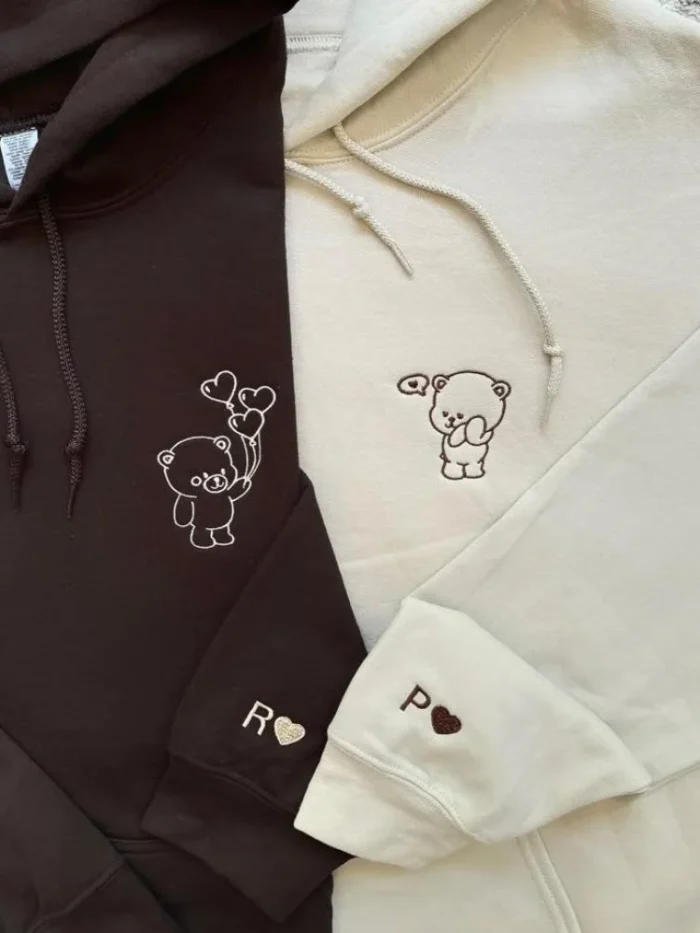 هودي بتصميم مميز مع الحرف الاول ع الكم