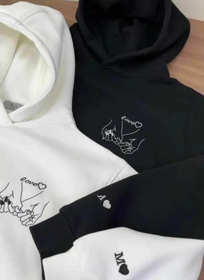 هودي بتصميم مميز مع الحرف الاول ع الكم